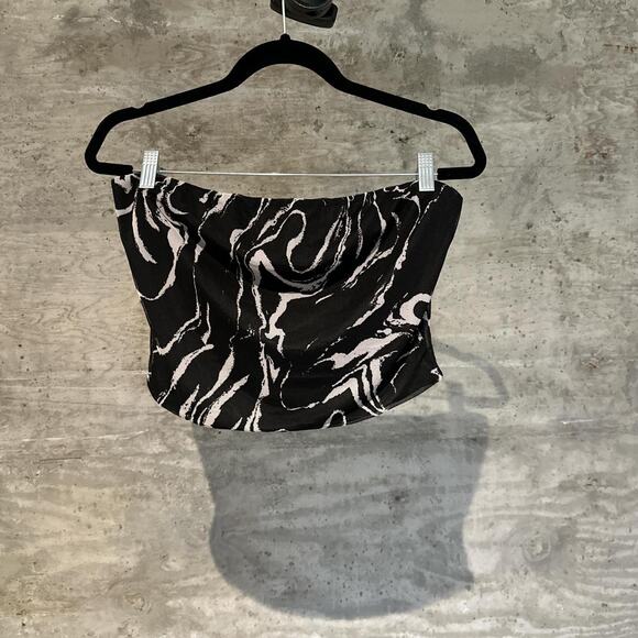 Urban Outfitters Size L Black and white swirl print crop tube top - Picture 1 of 4